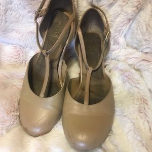BLOCH nude Cabaret chorus shoe